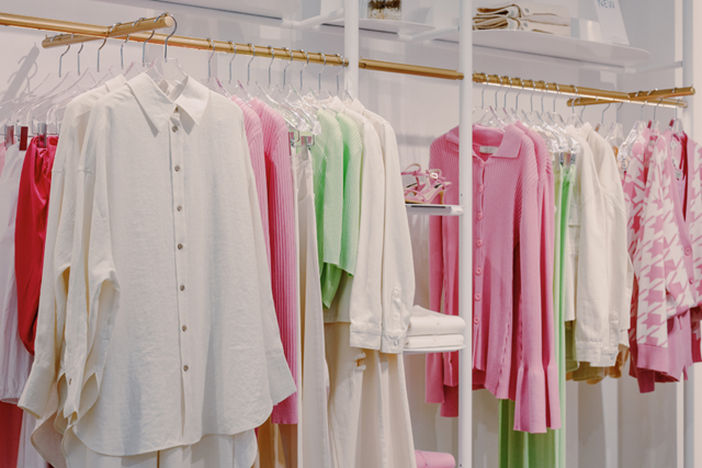 【衣装協力】爽やかな春の装いに合わせるジュエリーコーディネート