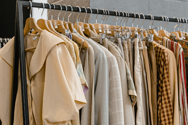 【衣装協力】上品なジュエリー使いの参考に!アナウンサーのお仕事コーディネートをご紹介