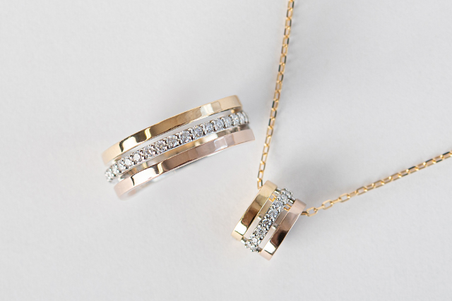 【新作紹介】3色の地金とダイヤが織りなす特別な輝き。「ヴェルル」リング&ネックレス