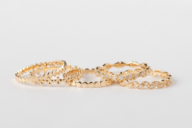 【新作紹介】ピンキーリングにもおすすめの個性豊かなモチーフが連なるリング5種が登場