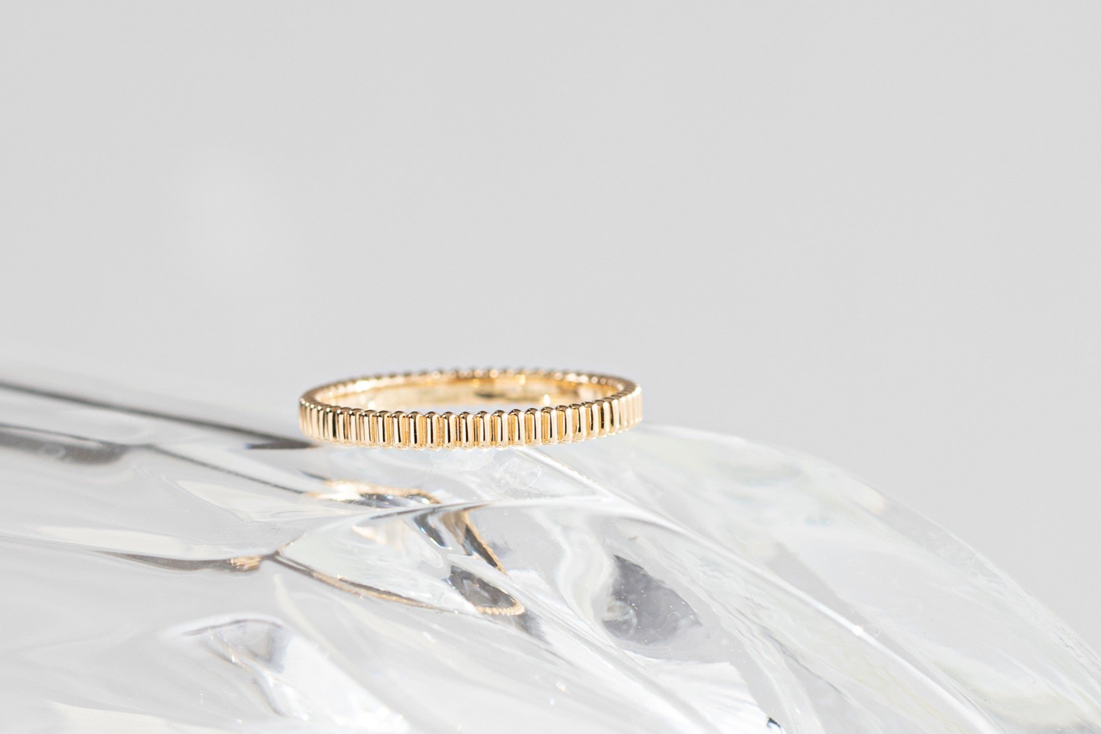 新しい一年をともに歩む、シャルロットスリムのおすすめ手元コーデ