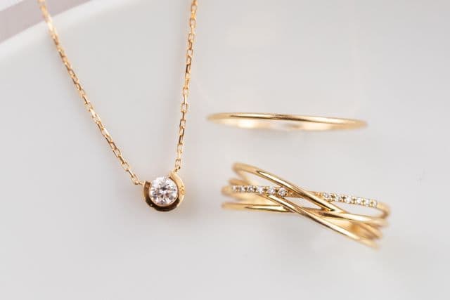 休暇中どれ着ける?スタッフが選ぶおでかけジュエリー