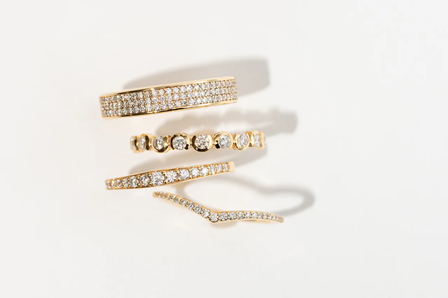 初めてのエタニティリングにも最適!普段使いにもおすすめの"ハーフ"エタニティリングとは