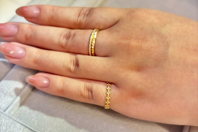 「エテル」シリーズで作る!初夏の指先を彩るピンキーリングコーデ5選