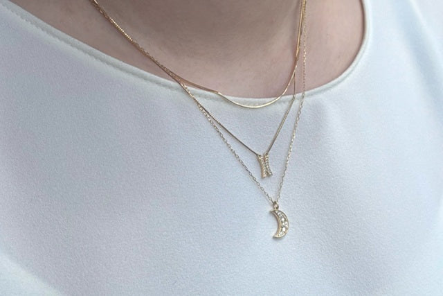 デコルテも耳元も自由自在レイヤード【夏の新作ジュエリーコーディネート】