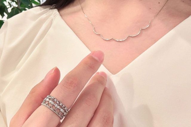 スタッフおすすめ♪魅力を引き立てるプラチナジュエリーコーディネート 3選