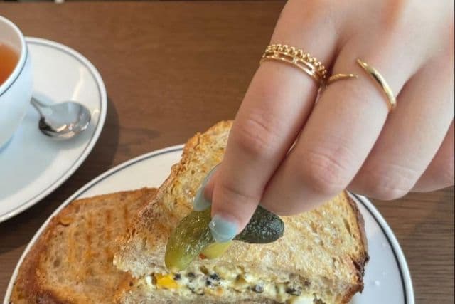 休日は表参道店へ。スタッフおすすめの周辺カフェ2選