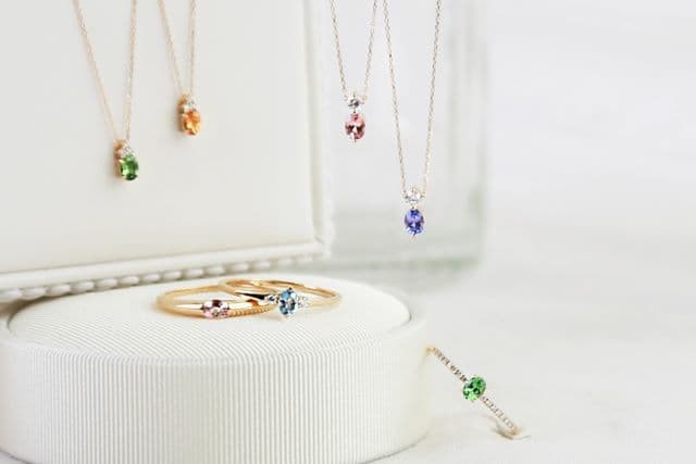 極上の色彩と輝き~ワンランク上のPremium colorstone~