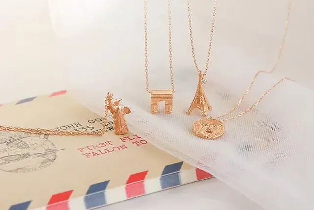 旅行でつけるジュエリー選びのコツ【これで迷わない