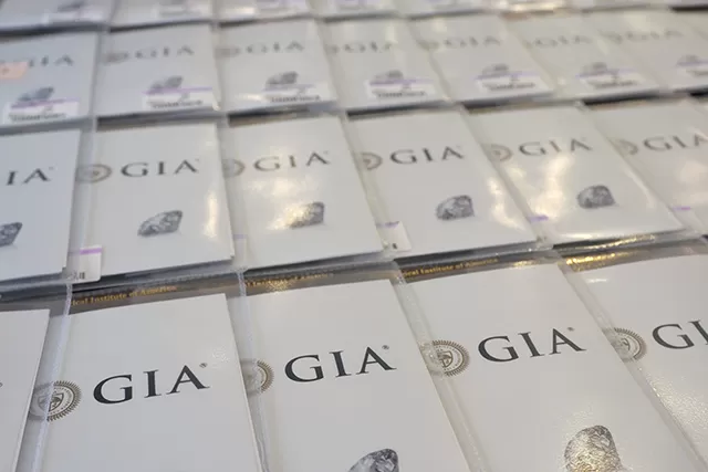 GIA鑑定書付きダイヤ｜【オレフィーチェ】Orefice