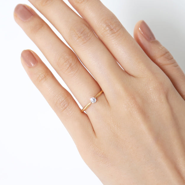 K18/Pt「中石0.1ct マリー」エンゲージリング