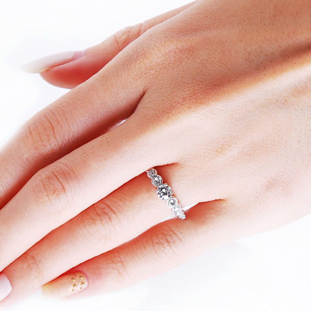 K18/Pt「中石0.2ct オーロラ」エンゲージリング