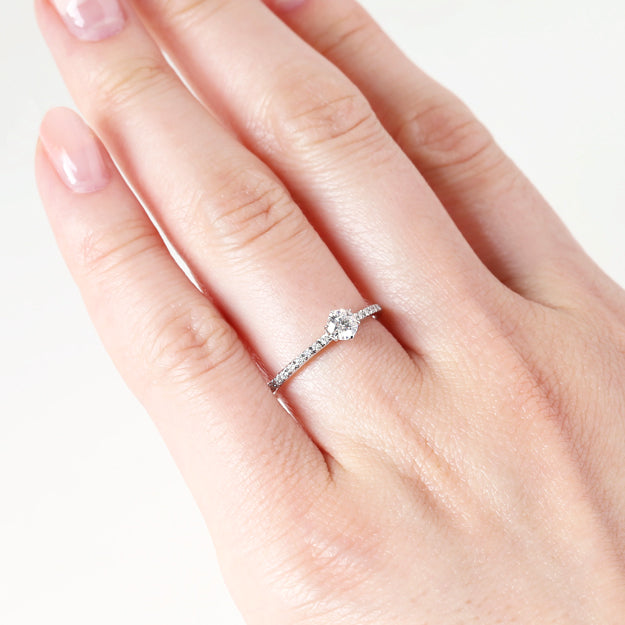 K18/Pt「中石0.2ct ティアナ」エンゲージリング