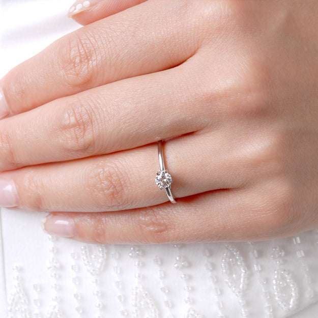 K18/Pt「中石0.3ct シシィ」エンゲージリング