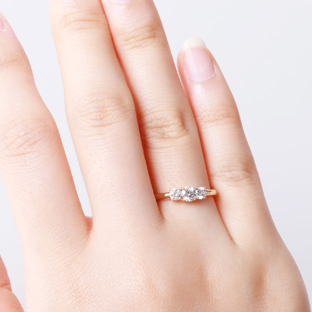 K18/Pt「中石0.2ct レイド」エンゲージリング