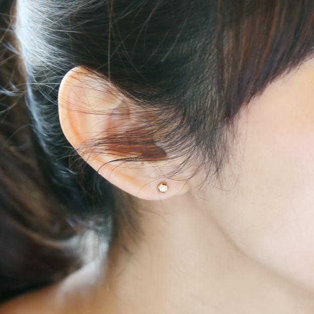 K18/Pt「ハニー」ピアス(片耳用)