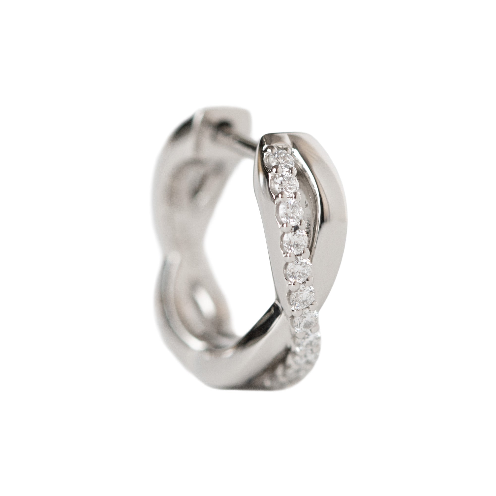 3月26日発売 Pt「アンレール」ピアス