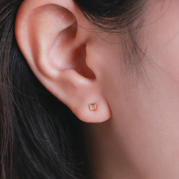 K18/Pt「ミニスタッズ」ピアス