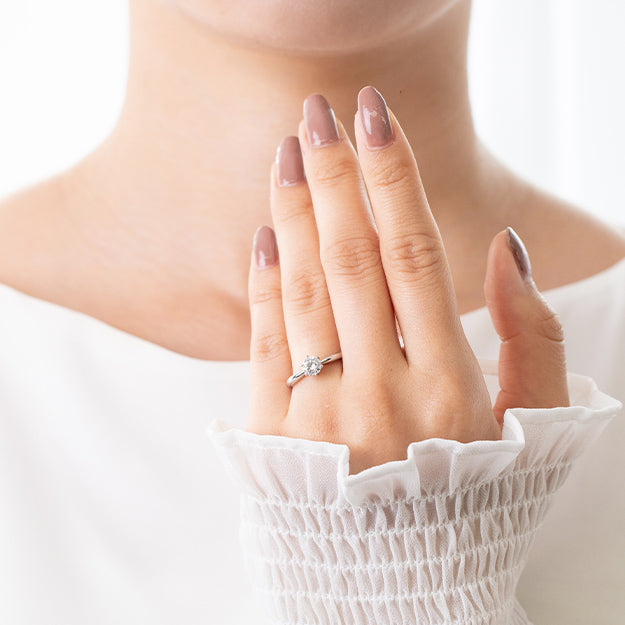 K18/Pt「中石 0.5ctアリス」エンゲージリング