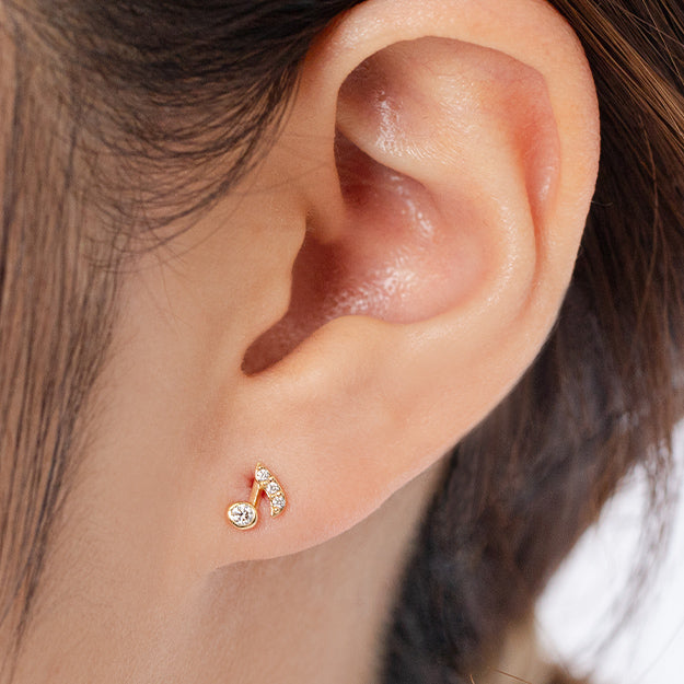 K18/Pt「ノータ」ピアス(片耳用)