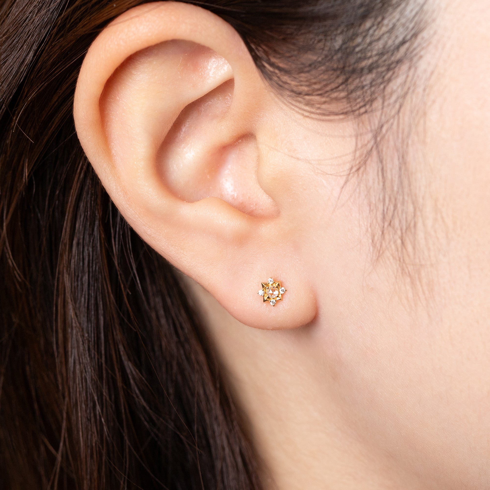 11月6日発売 K18/Pt「ルミストラ」ピアス