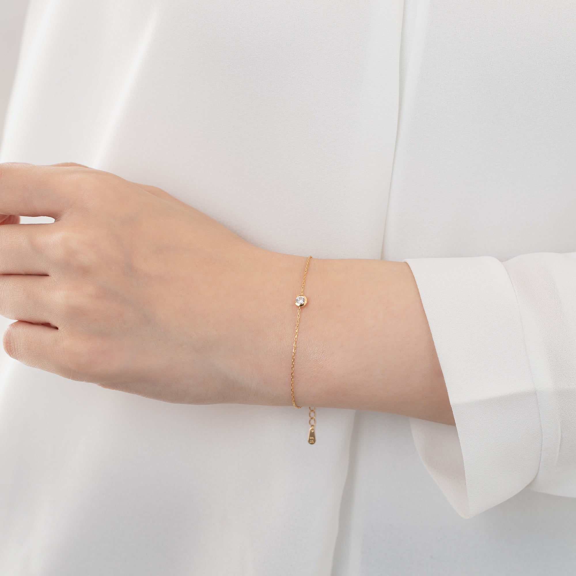 1月1日発売 K18/Pt「0.15ctオルフェ」ブレスレット