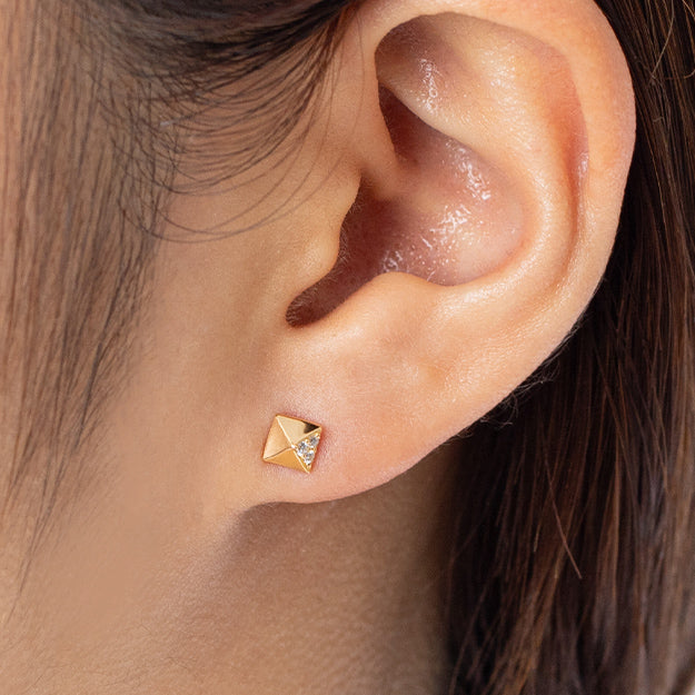 K18/Pt「ダイヤスタッズ」ピアス