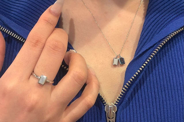 ホワイトデーにおすすめのプラチナカラーコーディネート