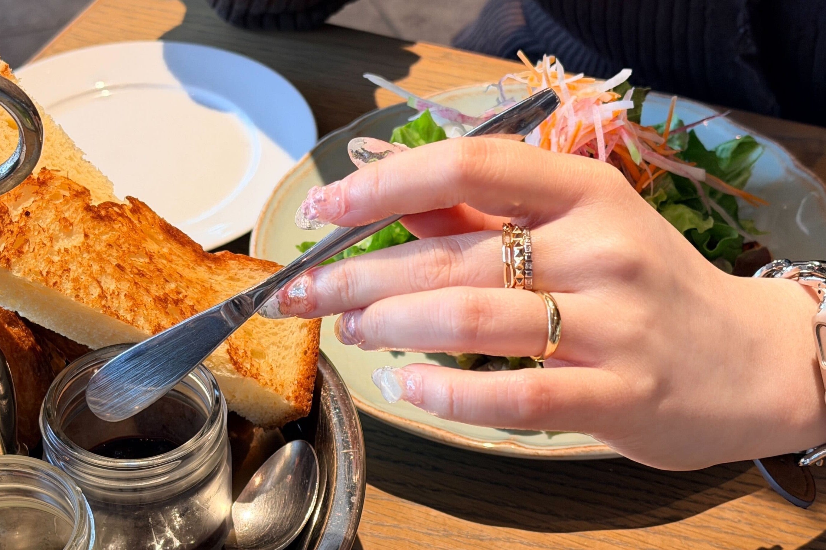 気分が上がるお供はこれ。スタッフのおでかけジュエリー紹介