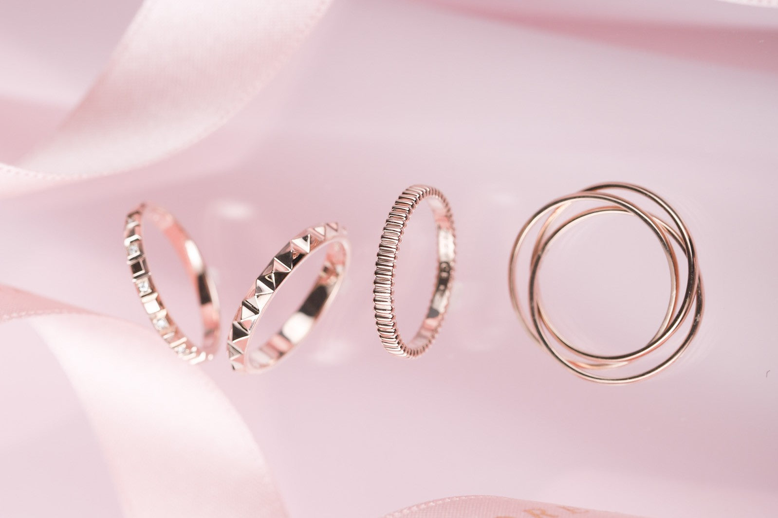 肌に溶け込む美しさ。ピンクゴールドの魅力をご紹介